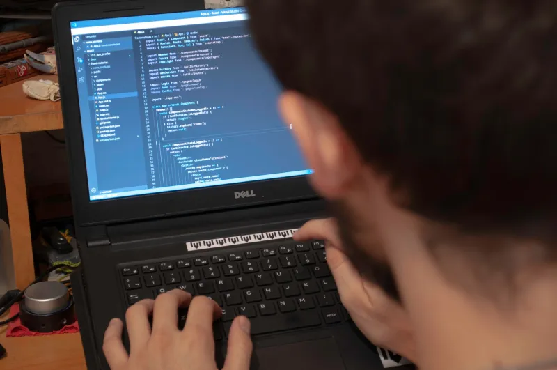 Outside the Walled Garden: How Indie Android Developers Are Building Real Businesses Without the Play Store